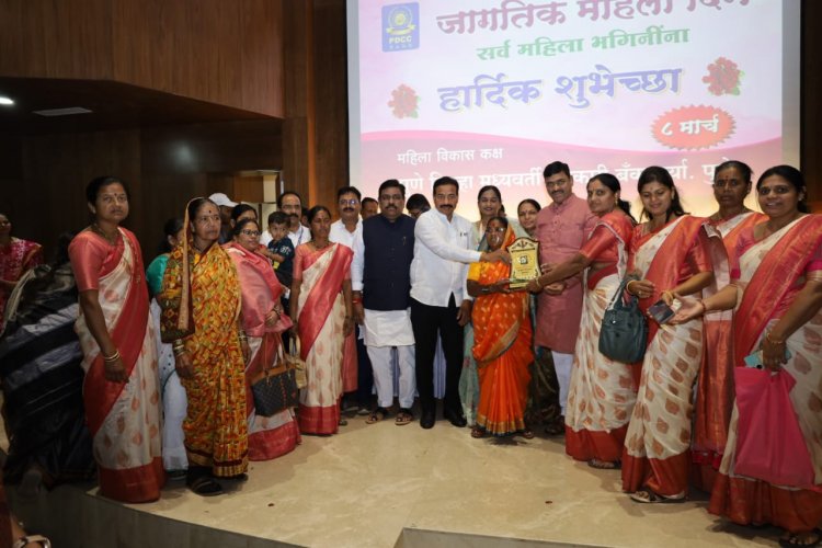 धष्टपुष्ट रहायचेय तर, शेती पिकांसाठी परंपरागत देशी बियाणांचा वापर करा - बीजमाता राहीबाई पोपेरे यांचा बचत गटांच्या महिलांना सल्ला 