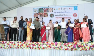 ... आता नाय अडाणी राह्याचं, सायबर सुरक्षा शिकून शहाणं हुयाचं, पुणे जिल्ह्यातील सावित्रीच्या लेकींची भावना! 