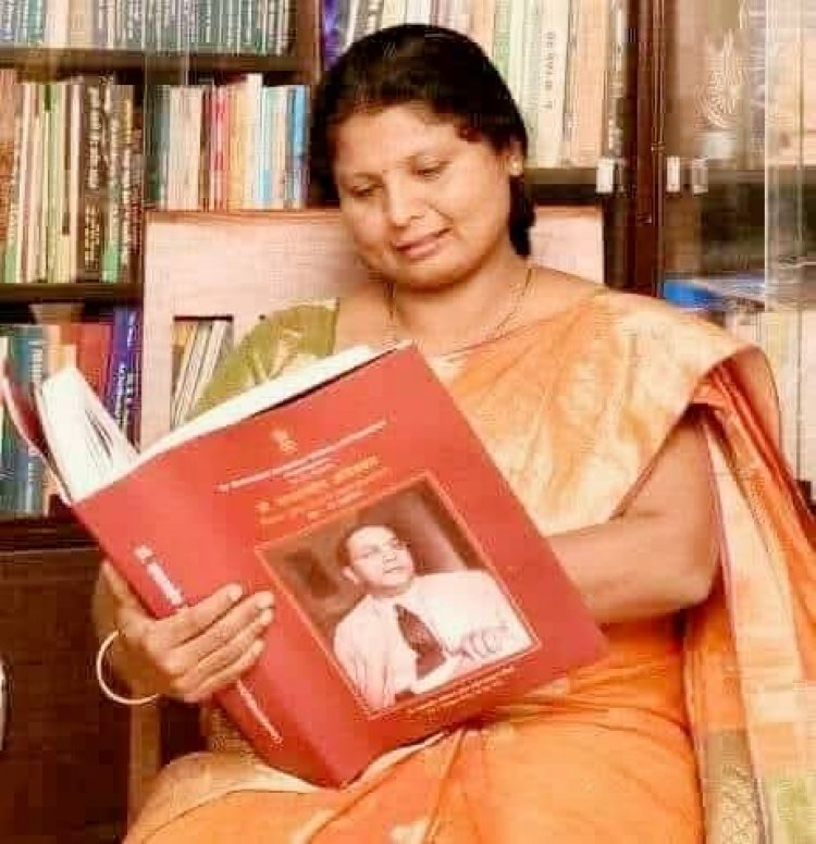 पुढाऱ्यांच्या मागे रात्रंदिवस पळणाऱ्या कार्यकर्त्यांसाठी शिवसेना उपनेत्या सुषमा अंधारे यांचं डोळ्यात अंजन घालणारं जळजळीत 'पत्र'