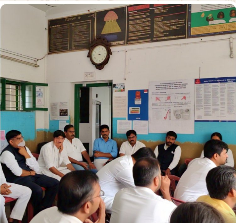 'गुरूजीं'च्या बदली प्रक्रियेला तात्पुरती स्थगिती, आता उच्च न्यायालयाच्या निर्णयाकडे लक्ष! 