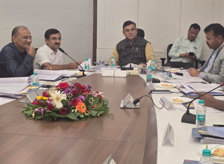 सोळाव्या वित्त आयोगांतर्गत महाराष्ट्राला १ लाख २८ हजार २३१ कोटींचे विशेष अनुदान द्या