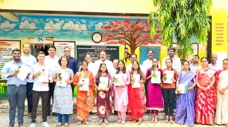 बारावीत गुणवंत ठरलेल्या विद्यार्थ्यांच्या पाठीवर वसंतदादा पाटील प्रतिष्ठानची कौतुकाची थाप 