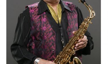 Darbar Band founder Iqbal Darbar passes away :- 'ऑर्केस्ट्रा' या कलेला समाजात अढळ स्थान मिळवून देणारे सॅक्सोफोन वादक इक्बाल दरबार यांचे निधन 