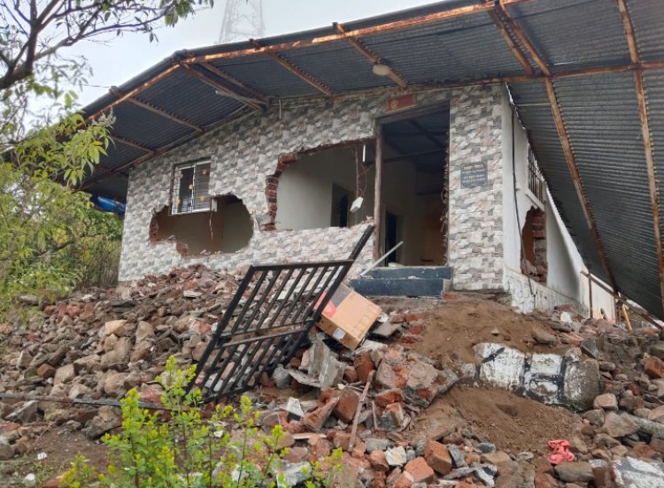 सिंहगडाने घेतला मोकळा श्वास, भुमीपुत्रांच्या नशिबी मात्र वनवास...!