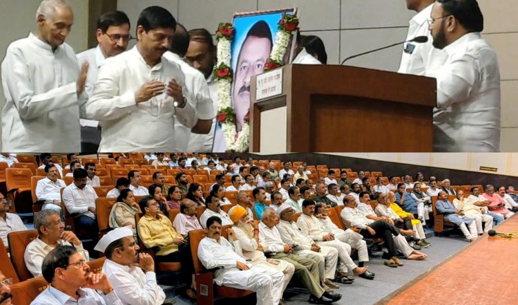 Late Jalindar Kamthe Condolence Meet : दिवंगत जालिंदर कामठे यांच्या निधनामुळे सुभद्रा कट्ट्याने  मार्गदर्शक, सच्चा मित्र तर, पुणे जिल्ह्याने सामान्य कार्यकर्त्यांना बळ देणारा नेता गमावला!